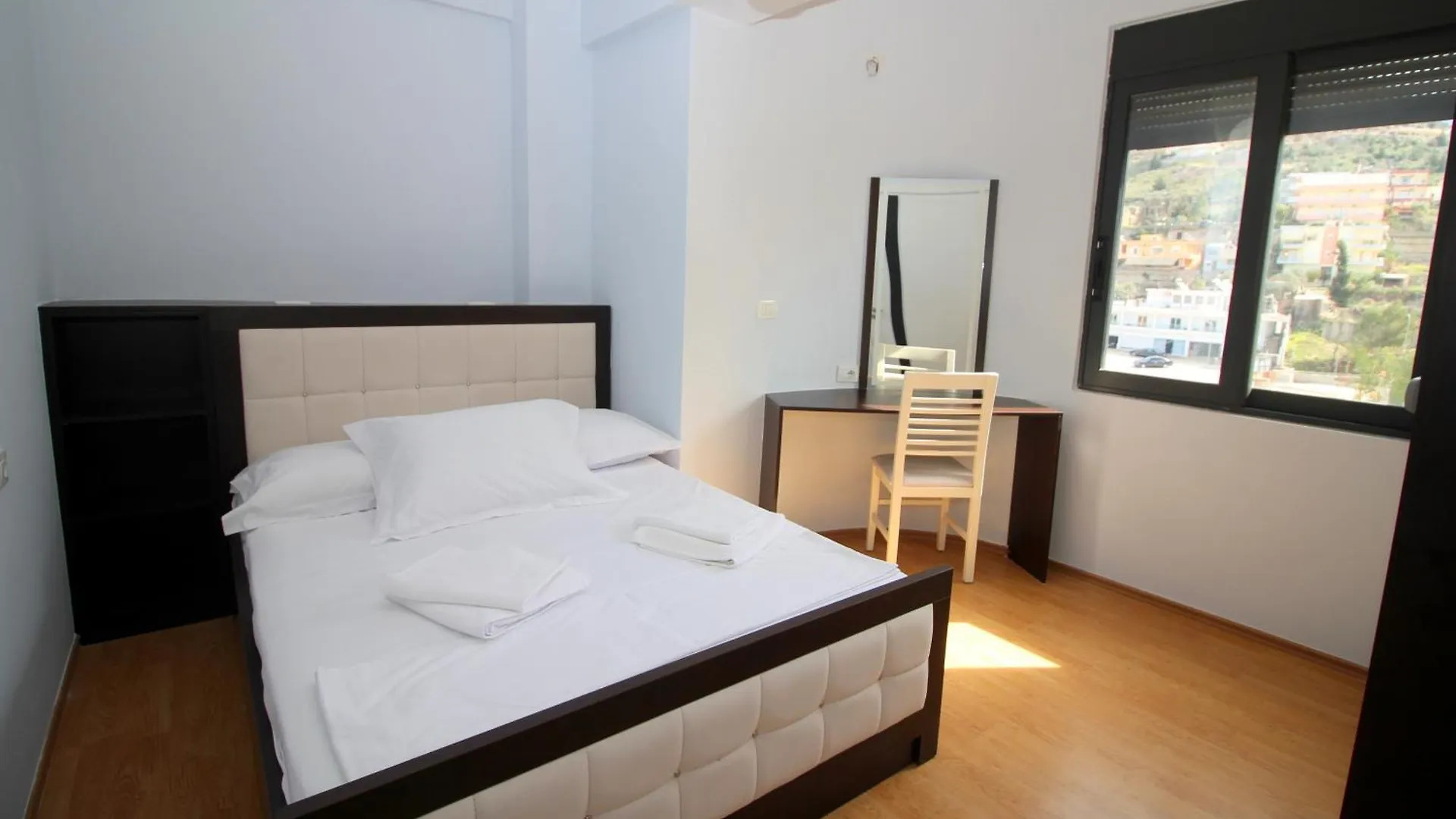Gjashtë Motra Apartment 0*,  אלבניה
