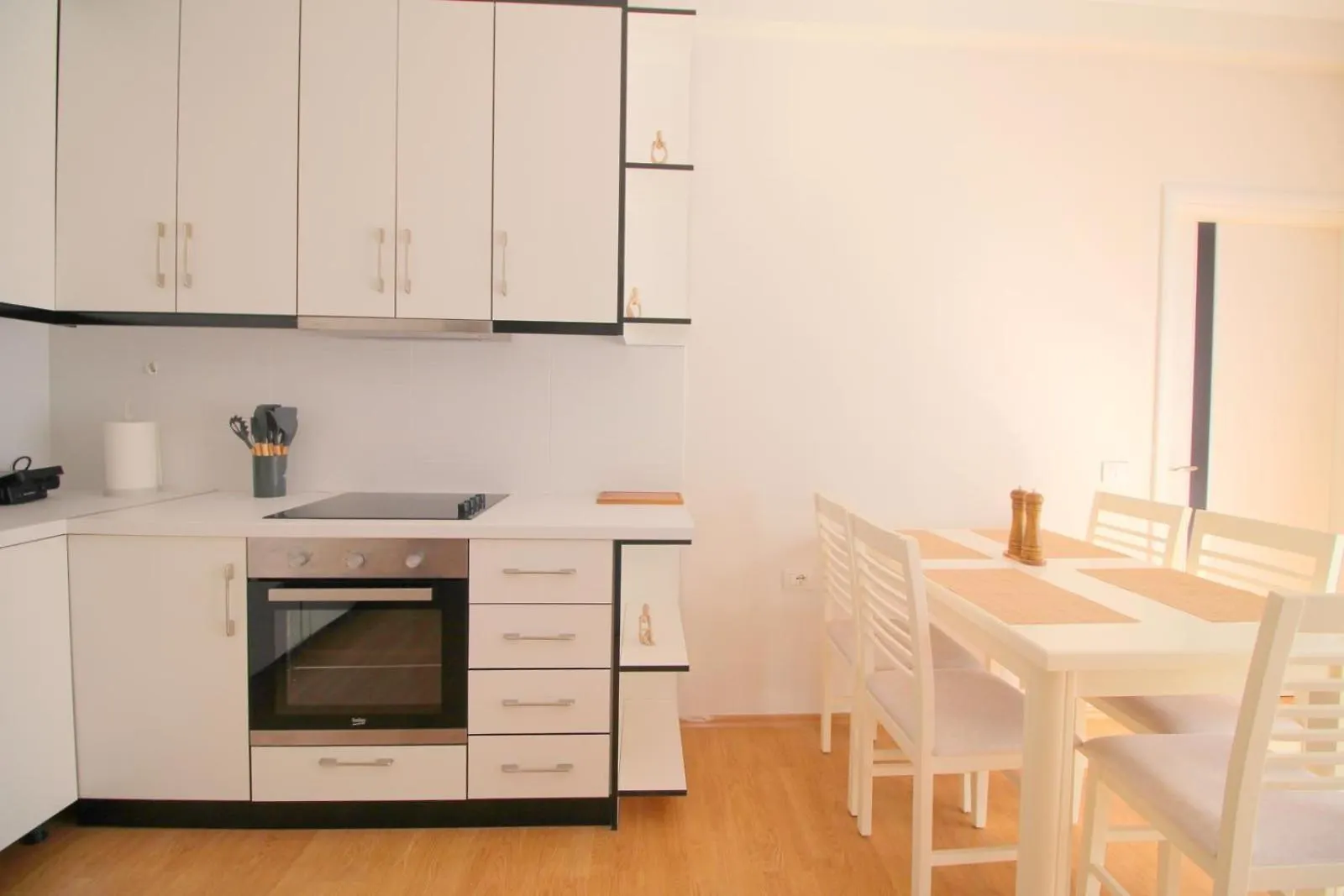 Gjashtë Motra Apartment