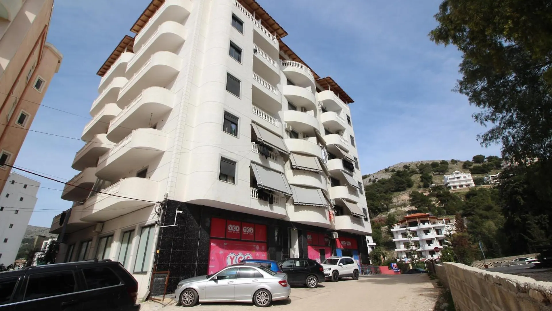 Gjashtë Motra Apartment